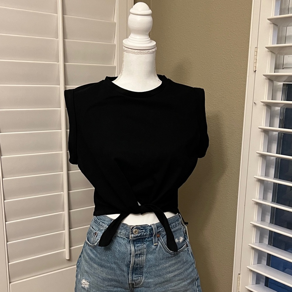 Commense Black Tie-Front Muscle Tee